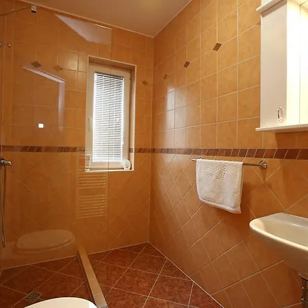 ゲストハウス Gostilna In Prenocisca Gedzo