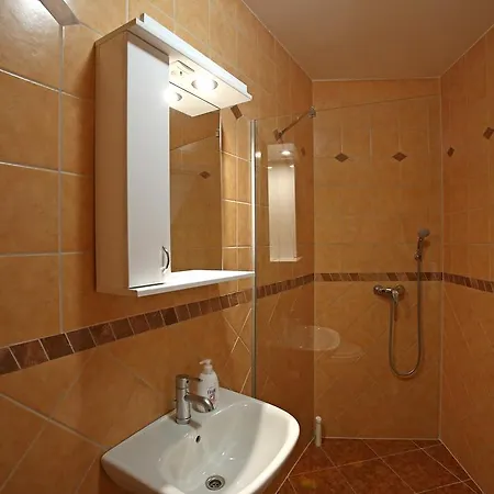 Gostilna In Prenocisca Gedzo 3*