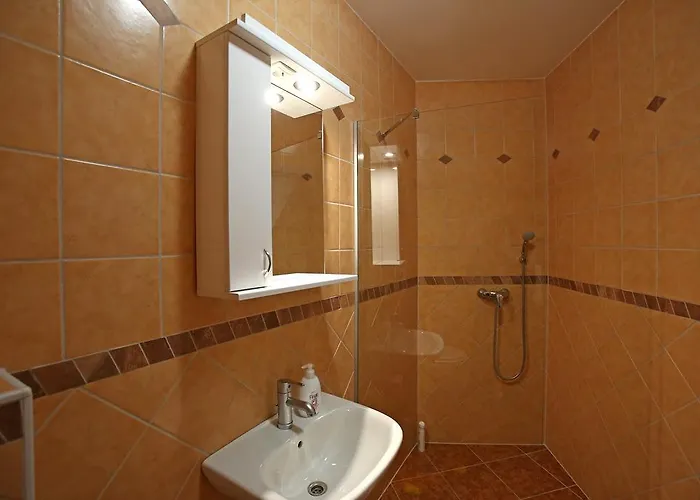 Gostilna In Prenocisca Gedzo 3*